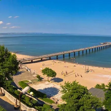 студио в центъра на *