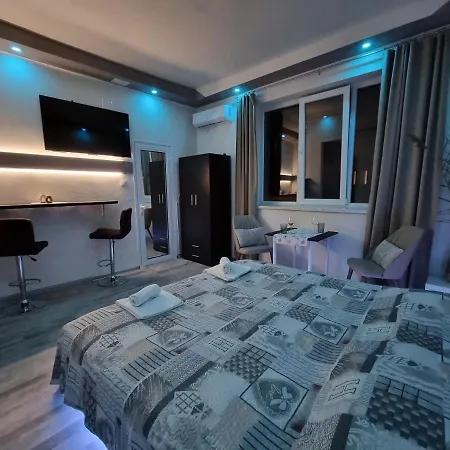 Apartamento студио в центъра на *